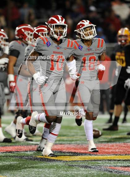 Thumbnail 3 in Mater Dei @ Mission Viejo (CIF SS D1 Semifinal) photogallery.