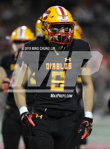 Thumbnail 2 in Mater Dei @ Mission Viejo (CIF SS D1 Semifinal) photogallery.