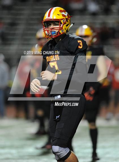 Thumbnail 3 in Mater Dei @ Mission Viejo (CIF SS D1 Semifinal) photogallery.