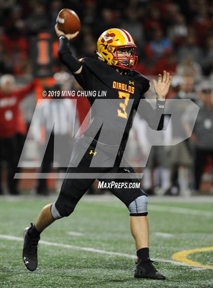 Thumbnail 3 in Mater Dei @ Mission Viejo (CIF SS D1 Semifinal) photogallery.