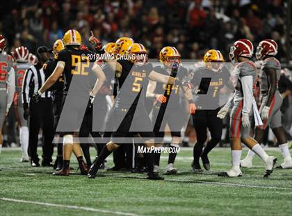 Thumbnail 3 in Mater Dei @ Mission Viejo (CIF SS D1 Semifinal) photogallery.