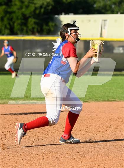 Thumbnail 2 in Nixon-Smiley vs Industrial (UIL 3A Bi District) photogallery.