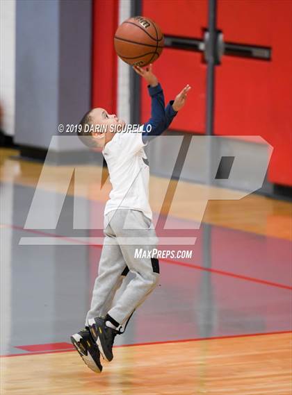 Thumbnail 3 in Cesar Chavez vs. Marcos de Niza (PUHSD Coyote Classic Tournament) photogallery.