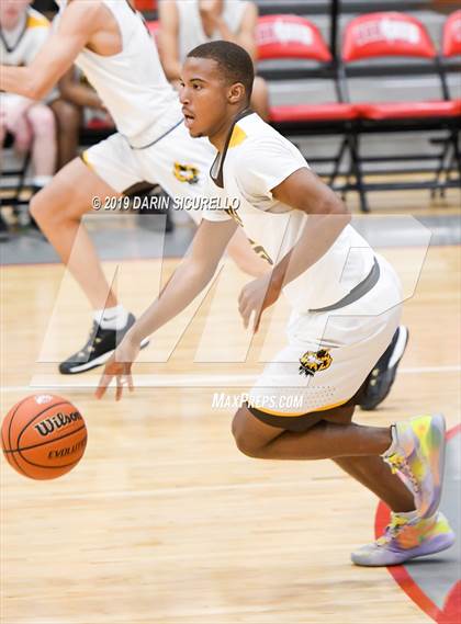 Thumbnail 2 in Cesar Chavez vs. Marcos de Niza (PUHSD Coyote Classic Tournament) photogallery.