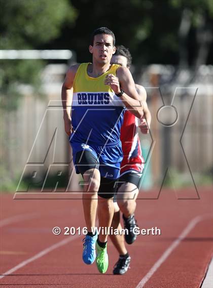 Thumbnail 1 in Santa Clara vs Saratoga (Dual Track Meet) photogallery.