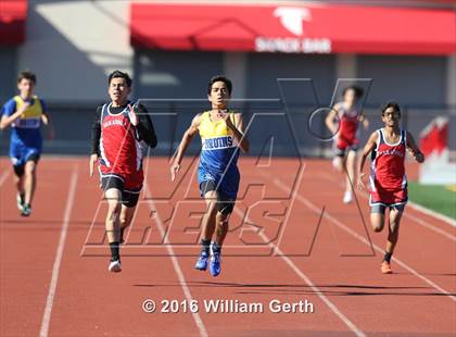 Thumbnail 1 in Santa Clara vs Saratoga (Dual Track Meet) photogallery.