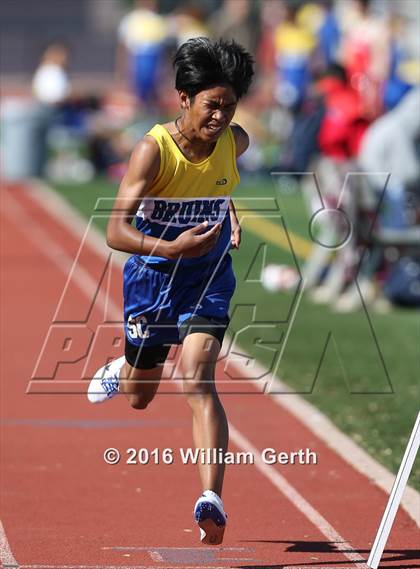 Thumbnail 1 in Santa Clara vs Saratoga (Dual Track Meet) photogallery.