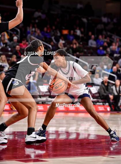Thumbnail 3 in La Jolla Country Day vs. Sierra Canyon photogallery.