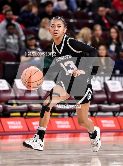 Thumbnail 1 in La Jolla Country Day vs. Sierra Canyon photogallery.