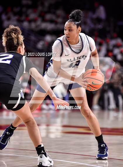 Thumbnail 1 in La Jolla Country Day vs. Sierra Canyon photogallery.