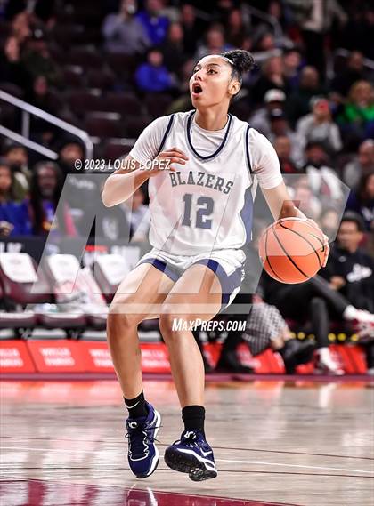 Thumbnail 2 in La Jolla Country Day vs. Sierra Canyon photogallery.