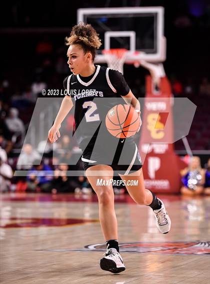 Thumbnail 1 in La Jolla Country Day vs. Sierra Canyon photogallery.