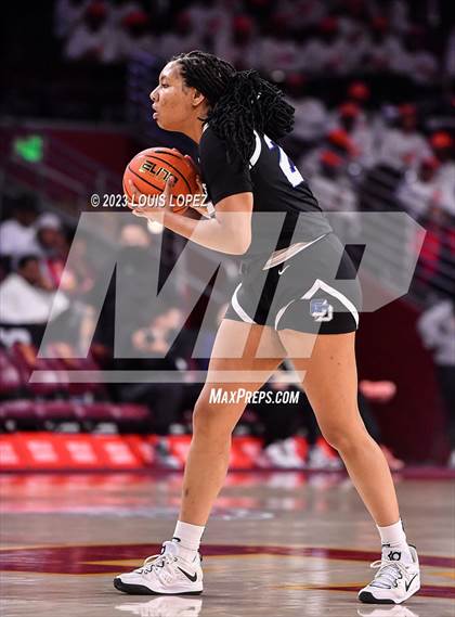 Thumbnail 2 in La Jolla Country Day vs. Sierra Canyon photogallery.