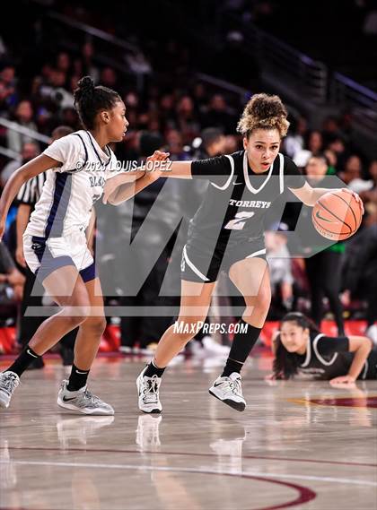Thumbnail 1 in La Jolla Country Day vs. Sierra Canyon photogallery.