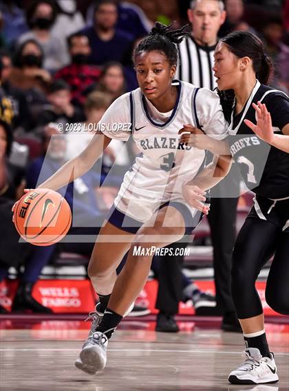 Thumbnail 2 in La Jolla Country Day vs. Sierra Canyon photogallery.