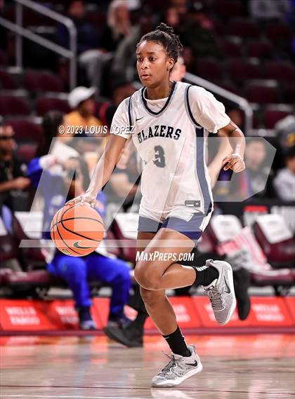 Thumbnail 1 in La Jolla Country Day vs. Sierra Canyon photogallery.