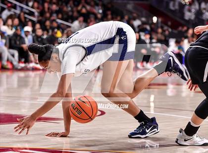 Thumbnail 3 in La Jolla Country Day vs. Sierra Canyon photogallery.