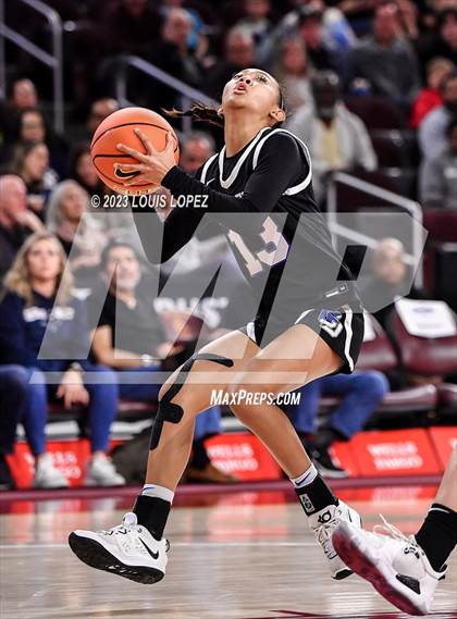 Thumbnail 2 in La Jolla Country Day vs. Sierra Canyon photogallery.