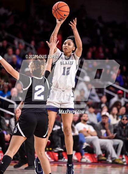 Thumbnail 2 in La Jolla Country Day vs. Sierra Canyon photogallery.