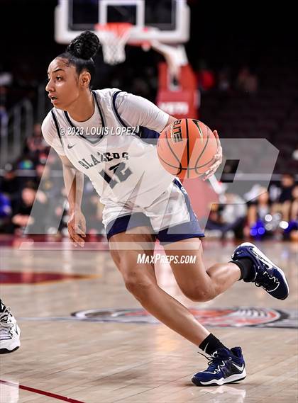 Thumbnail 1 in La Jolla Country Day vs. Sierra Canyon photogallery.