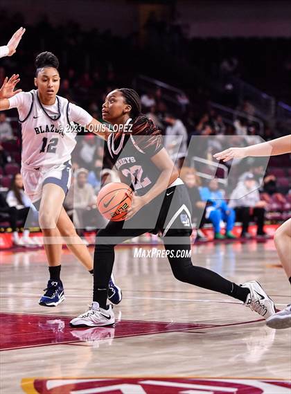 Thumbnail 3 in La Jolla Country Day vs. Sierra Canyon photogallery.