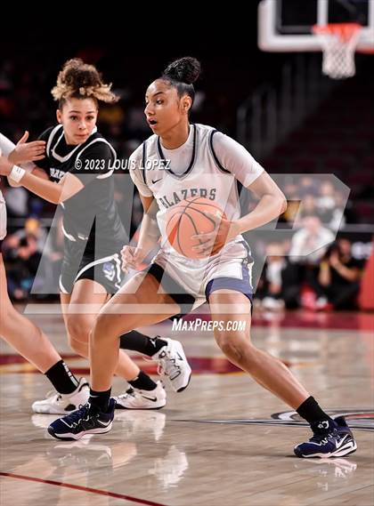 Thumbnail 3 in La Jolla Country Day vs. Sierra Canyon photogallery.