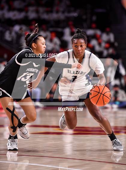 Thumbnail 2 in La Jolla Country Day vs. Sierra Canyon photogallery.