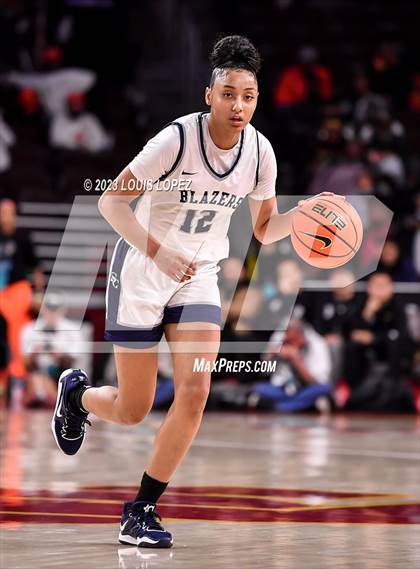 Thumbnail 1 in La Jolla Country Day vs. Sierra Canyon photogallery.