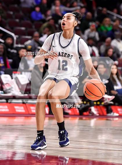 Thumbnail 1 in La Jolla Country Day vs. Sierra Canyon photogallery.