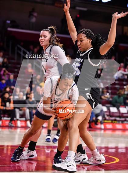 Thumbnail 3 in La Jolla Country Day vs. Sierra Canyon photogallery.