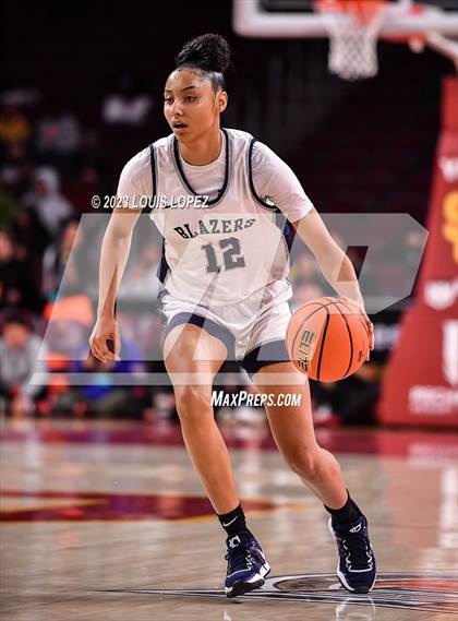 Thumbnail 1 in La Jolla Country Day vs. Sierra Canyon photogallery.