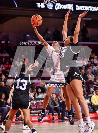 Thumbnail 1 in La Jolla Country Day vs. Sierra Canyon photogallery.