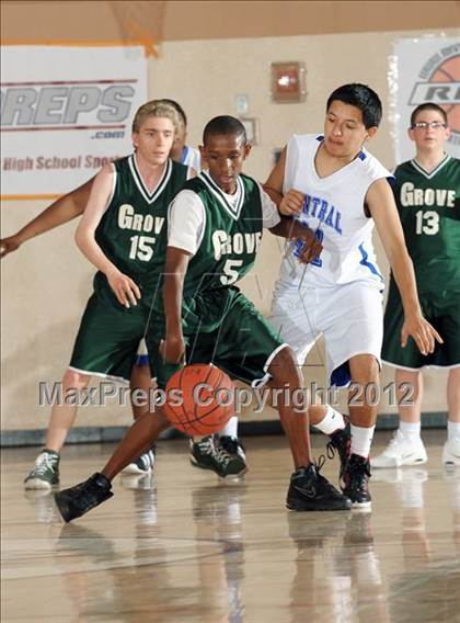 Thumbnail 1 in JV: Grove vs Central (MaxPreps Holiday Classic) photogallery.