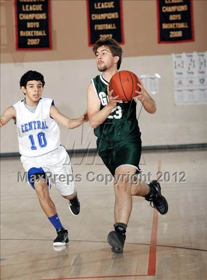 Thumbnail 2 in JV: Grove vs Central (MaxPreps Holiday Classic) photogallery.
