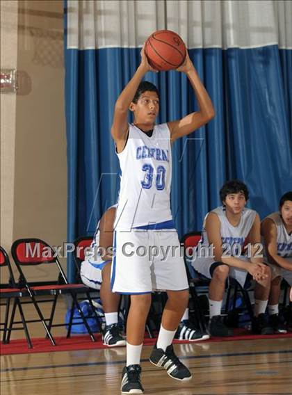 Thumbnail 1 in JV: Grove vs Central (MaxPreps Holiday Classic) photogallery.