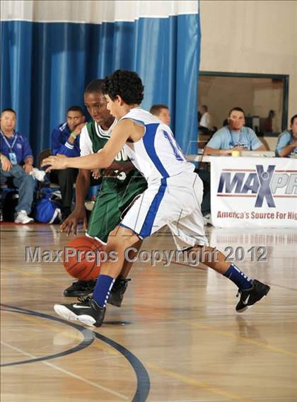 Thumbnail 3 in JV: Grove vs Central (MaxPreps Holiday Classic) photogallery.
