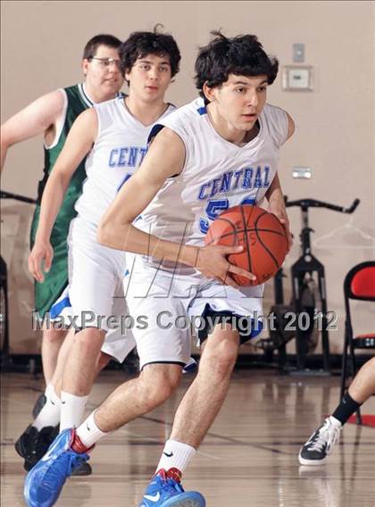 Thumbnail 2 in JV: Grove vs Central (MaxPreps Holiday Classic) photogallery.