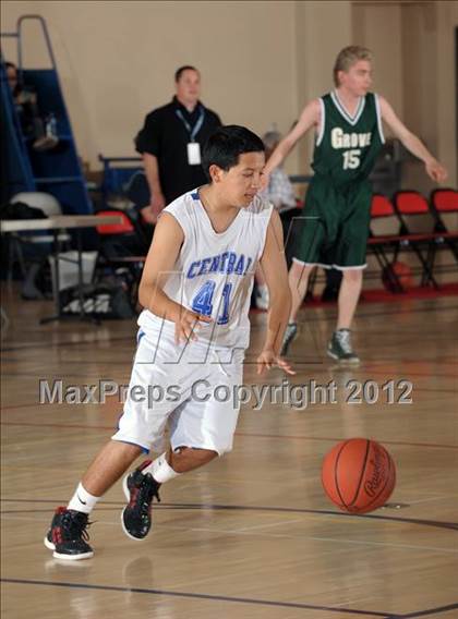 Thumbnail 2 in JV: Grove vs Central (MaxPreps Holiday Classic) photogallery.