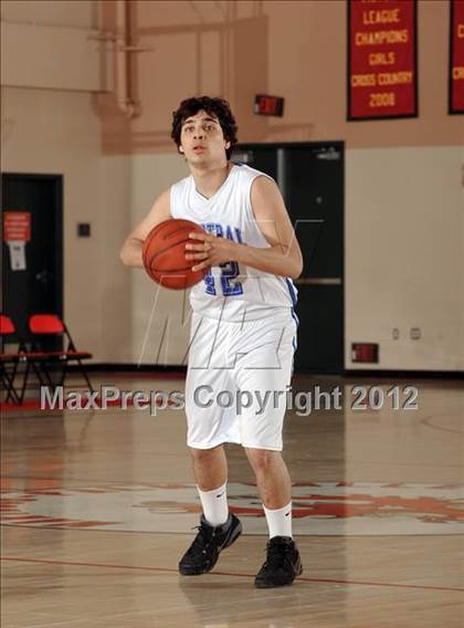 Thumbnail 1 in JV: Grove vs Central (MaxPreps Holiday Classic) photogallery.
