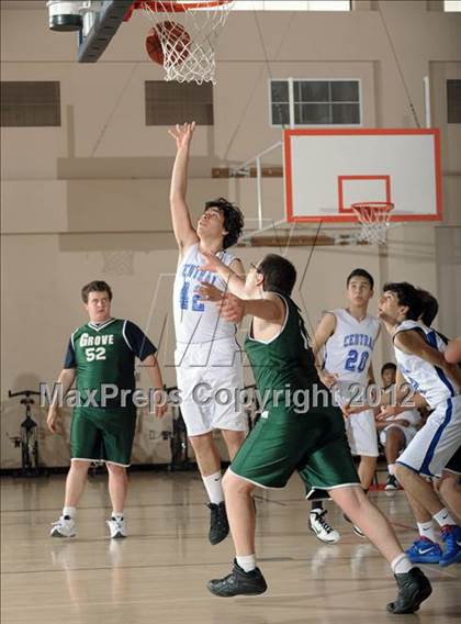 Thumbnail 2 in JV: Grove vs Central (MaxPreps Holiday Classic) photogallery.