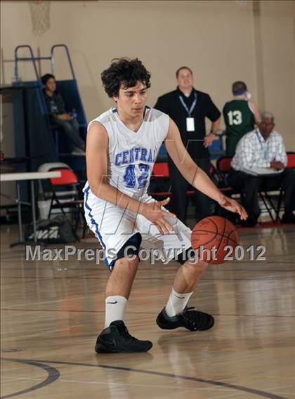 Thumbnail 3 in JV: Grove vs Central (MaxPreps Holiday Classic) photogallery.