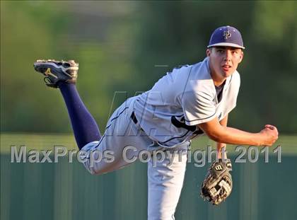 Thumbnail 1 in Stony Point vs. Austin (Texas 5A Region II Bidistrict) photogallery.