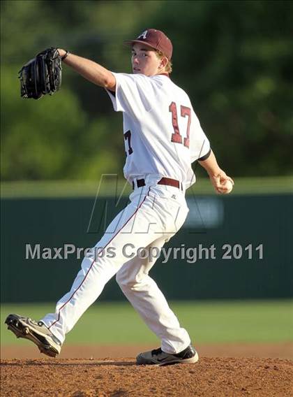 Thumbnail 2 in Stony Point vs. Austin (Texas 5A Region II Bidistrict) photogallery.
