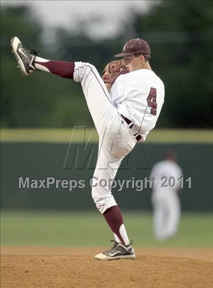 Thumbnail 3 in Stony Point vs. Austin (Texas 5A Region II Bidistrict) photogallery.