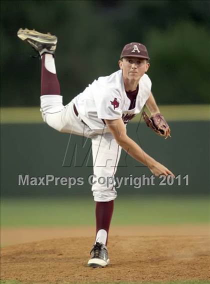 Thumbnail 3 in Stony Point vs. Austin (Texas 5A Region II Bidistrict) photogallery.