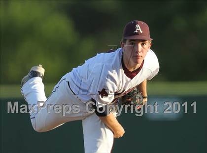 Thumbnail 1 in Stony Point vs. Austin (Texas 5A Region II Bidistrict) photogallery.