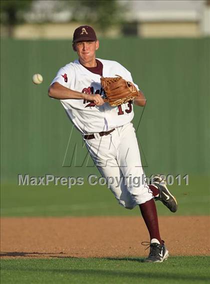 Thumbnail 1 in Stony Point vs. Austin (Texas 5A Region II Bidistrict) photogallery.