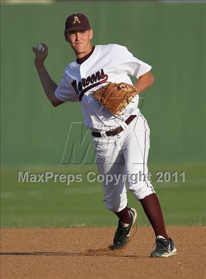 Thumbnail 3 in Stony Point vs. Austin (Texas 5A Region II Bidistrict) photogallery.