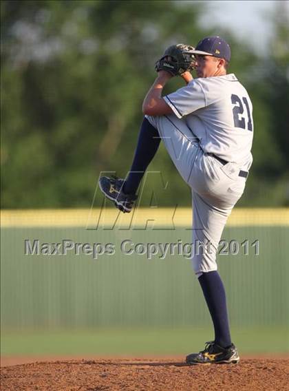Thumbnail 1 in Stony Point vs. Austin (Texas 5A Region II Bidistrict) photogallery.