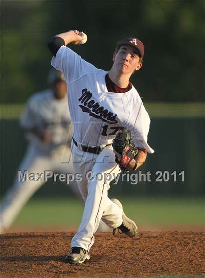 Thumbnail 2 in Stony Point vs. Austin (Texas 5A Region II Bidistrict) photogallery.